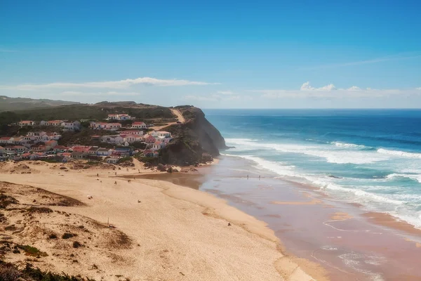 Het Strand Van Monte Clerigo Uitstekend Geschikt Surfen Rusten Vicentina — Stockfoto