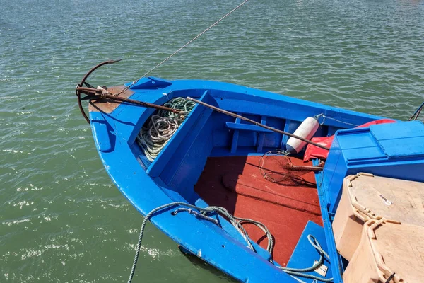 Prow Tradicionalmente Barco Pesca Português Com Uma Âncora — Fotografia de Stock