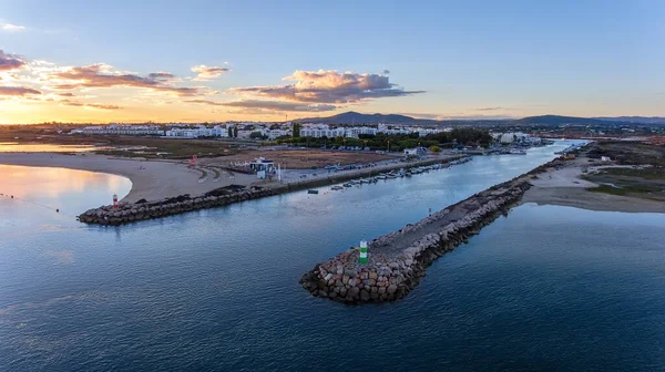 Aérea Delicioso Atardecer Sobre Pueblo Portugués Fuzeta Tavira —  Fotos de Stock