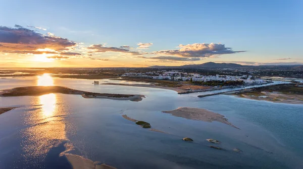 Aérea Delicioso Atardecer Sobre Pueblo Portugués Fuzeta Tavira —  Fotos de Stock