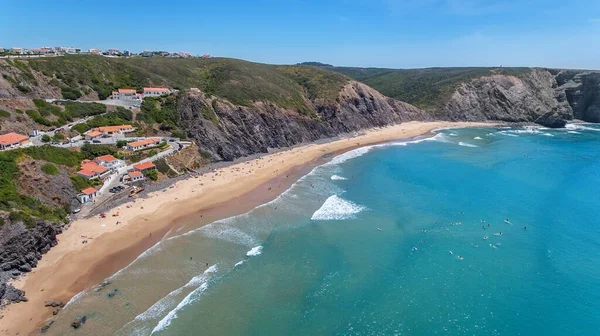 Aereo Turisti Surfisti Sulla Spiaggia Arrifana Algarve — Foto Stock