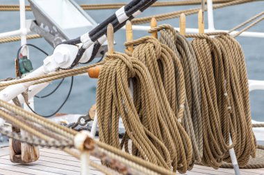 Yelkenlilerin halat ve kravatlarının detayları