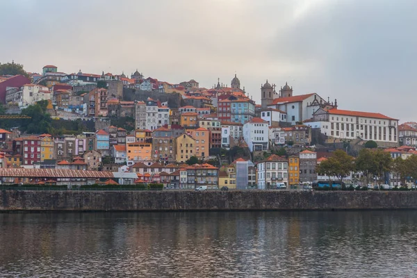 Rio Douro Através Cidade Portuguesa Porto — Fotografia de Stock