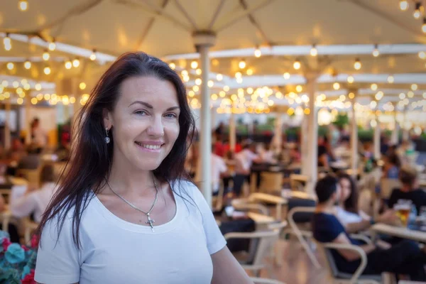 Portrait Une Fille Marchant Dans Les Rues Animées Augusta Lisbonne — Photo