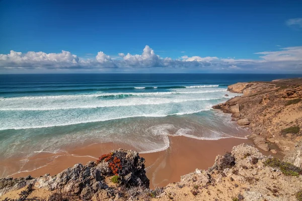 Spokojne Czyste Morze Falami Costa Vicentina Sagres Algarve Portugalia — Zdjęcie stockowe