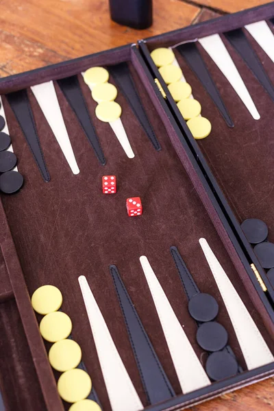 Atur Potongan Dan Dadu Untuk Permainan Backgammon Tulang — Stok Foto