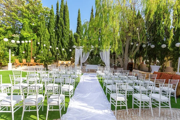 Decorações Para Cerimônia Casamento Jardim Com Arco Flores — Fotografia de Stock