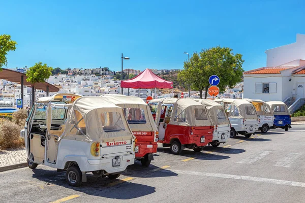 Portugalsko Albufeira Června 2019 Fishermen Street Taxi Parking Tuk Tuk — Stock fotografie