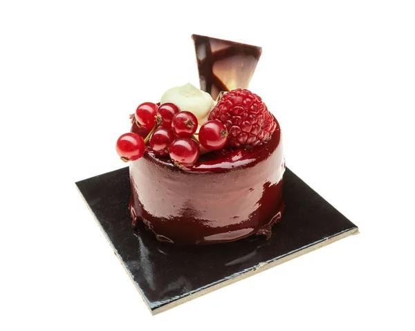 デザートのための装飾的なおいしいカップケーキ チョコレートプレート付き — ストック写真