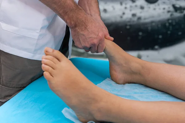 Osteopath Therapist Makes Manipulation Massage Foot Patient — Stock Photo, Image