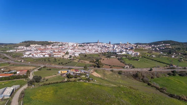 Powietrza Historyczna Hiszpańska Wioska Jerez Los Caballeros Sfilmowana Nieba — Zdjęcie stockowe