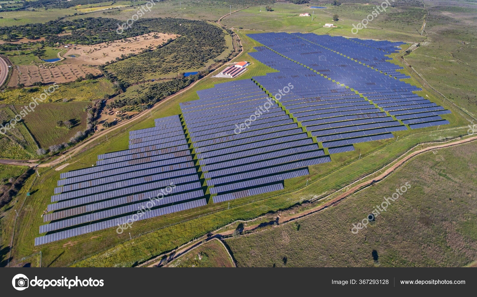 солнечные панели jinko. батарея в поле. батарея в поле. батарея в поле. энергия солнца(солнечная панель.
