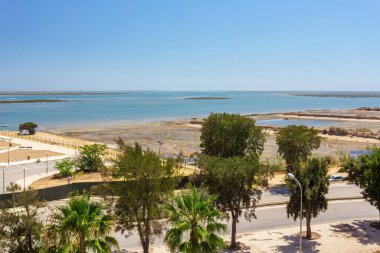 Portekiz 'in Olhao kasabasındaki Ria Formosa Deniz Parkı manzarası