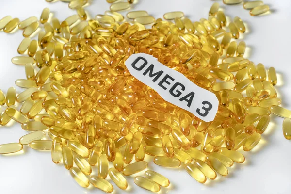 Healthy Heart Omega Pills Isolated White Background — Stock Photo, Image