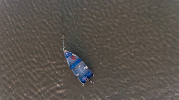 Antenne Ein Altes Fischerboot Von Oben Auf Dem Fluss Tejo — Stockfoto