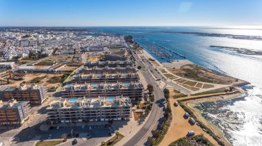 Olhao, Algarve, Portekiz 'in havadan görünüşü. Ria Formosa