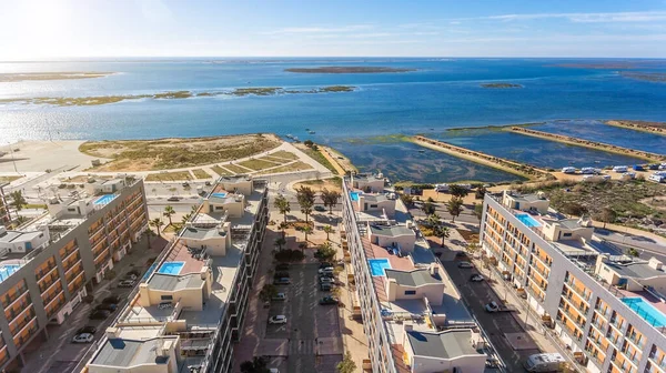 Widok z lotu ptaka na Olhao, Algarve, Portugalia. Rya Formosa — Zdjęcie stockowe