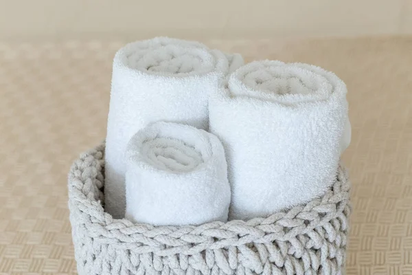 Twisted Towels Bow Bed Close — Stock Photo, Image