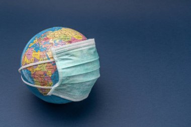 Dünyada koronavirüs ve alerji yüzünden maske takıyorlar.