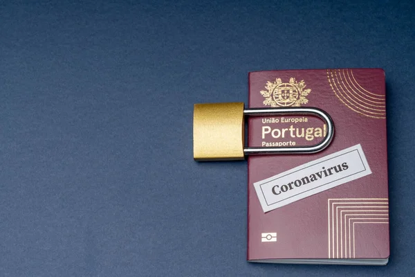 Portuguese European Travel Passport Padlock Blue Background — Stock Photo, Image