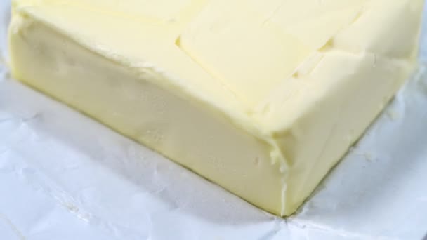 Homemade white butter in open packaging. Closeup. — Stock Video