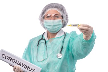 Bir klinikteki doktor hemşire Coronavirus için testler yapıyor..