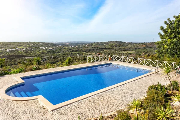 Modern Luxe Zwembad Met Prachtig Uitzicht Groen Voor Toeristen Het — Stockfoto