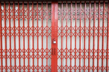 Klasik tarzı kırmızı çelik kapı