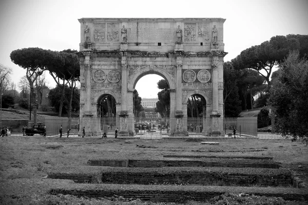 Rome, Olaszország - 2016. február 23.: A Arch Konstantin. — Stock Fotó