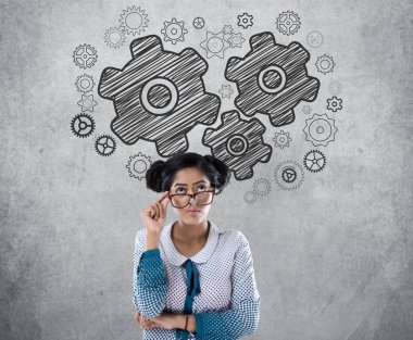 İş kadını ile dişli kutsal kişilerin resmi