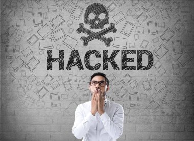 İşadamı kesmek bilgisayar kavramı ile