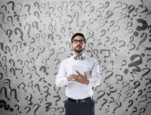 Businessman trying to solve the problems — Stock Photo, Image