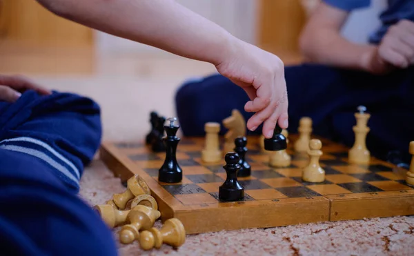 Young Boy Playing Chess — Stock Photo, Image