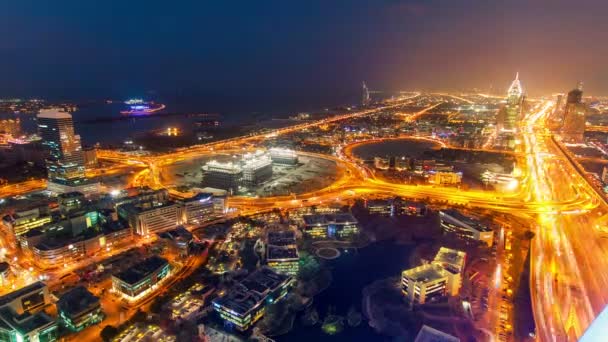 Νυχτερινή άποψη της πόλης Ντουμπάι — Αρχείο Βίντεο