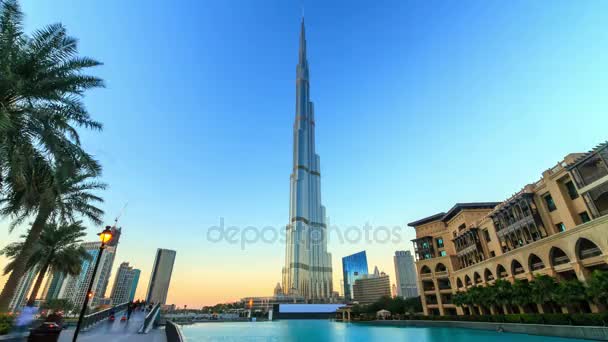 Burj Khalifa ao pôr do sol — Vídeo de Stock