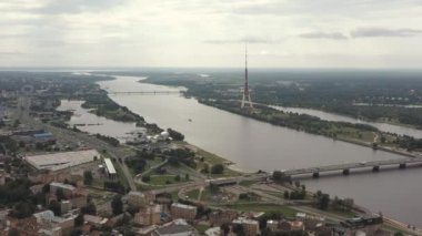 Riga, Letonya - Mayıs 2019: Riga 'daki Tv kulesinin hava manzarası - Avrupa Birliği' nin en yüksek binası.
