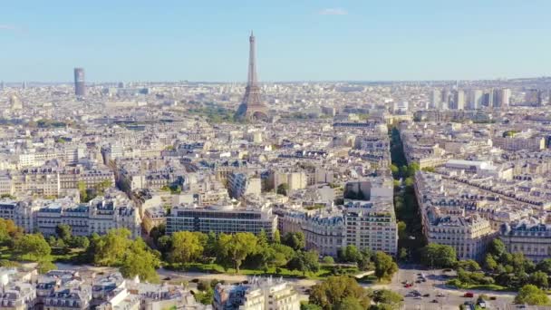 PARIS, FRANCE - MAY, 2019: Aerial drone view of historical city centre and Eiffel tower — Stock Video