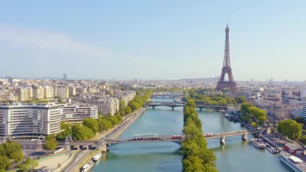 PARIS, FRANCE - MAY, 2019: Aerial drone view of historical city centre and Eiffel tower — Stock Video