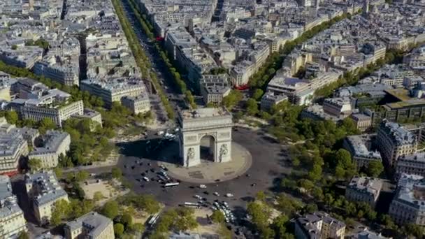 Paris, France - May, 2019: Αεροφωτογραφία του Triumphal Arch στο ιστορικό κέντρο της πόλης. — Αρχείο Βίντεο