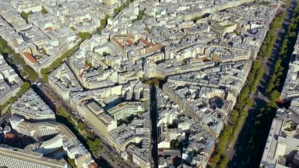 PARÍS, FRANCIA - MAYO DE 2019: Vista aérea del centro de París. Parte histórica de la ciudad con lugares de interés . — Vídeos de Stock