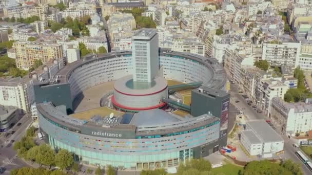 PARIS, FRANCE - MAY, 2019: Aerial drone view of the modern architecture district on Seine riverside in city centre. — Stockvideo