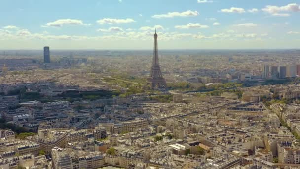 PARIS, FRANCE - MAY, 2019: Aerial drone view of Eiffel tower and historical city centre from above. — Wideo stockowe