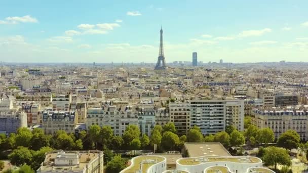 PARIS, FRANCE - MAY, 2019: Aerial drone view of Paris city centre. Historical part of the city with sights. — Stok video