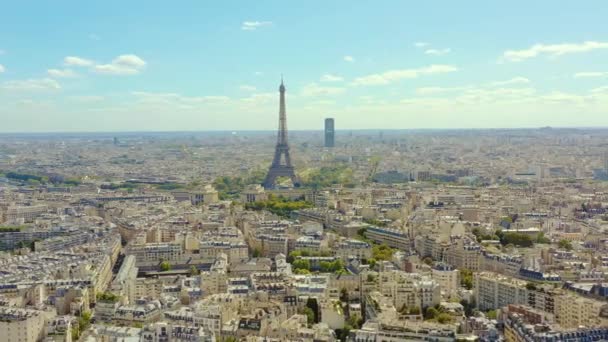 PARIS, FRANCE - MAY, 2019: Aerial drone view of Eiffel tower and historical city centre from above. — Stockvideo