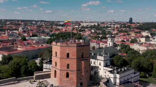 VILNIUS, LITHUANIA - JULY, 2019: Aerial top view of the Gediminas tower with viewpoint and view of the city in Vilnius. — 비디오