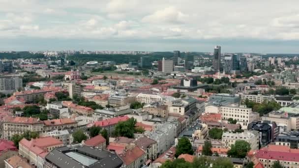 VILNIUS, LITHUANIA - JULY, 2019: Aerial panorama view of the city landscapes of Vilnius - old and new areas metropolis. — стокове відео