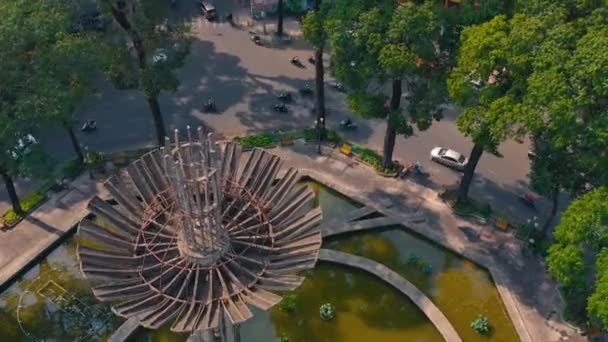 HOCHIMINH, VIETNAM - APRIL, 2020: Aerial panorama view of the architectural construction in the fountain in Hochiminh. — Stock Video