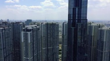 HOCHIMINH, VİETNAM - Nisan 2020: Hochiminh 'in bir bölgesindeki gökdelenlerin hava manzarası.