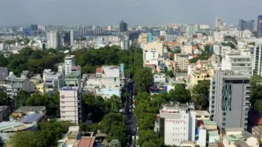 HOCHIMINH, VİETNAM - Nisan 2020: Hochiminh şehir merkezindeki binaların hava manzarası.