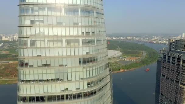 HOCHIMINH, VIETNAM - APRILE, 2020: Veduta panoramica aerea dell'eliporto del business center Bitexco a Hochiminh . — Video Stock